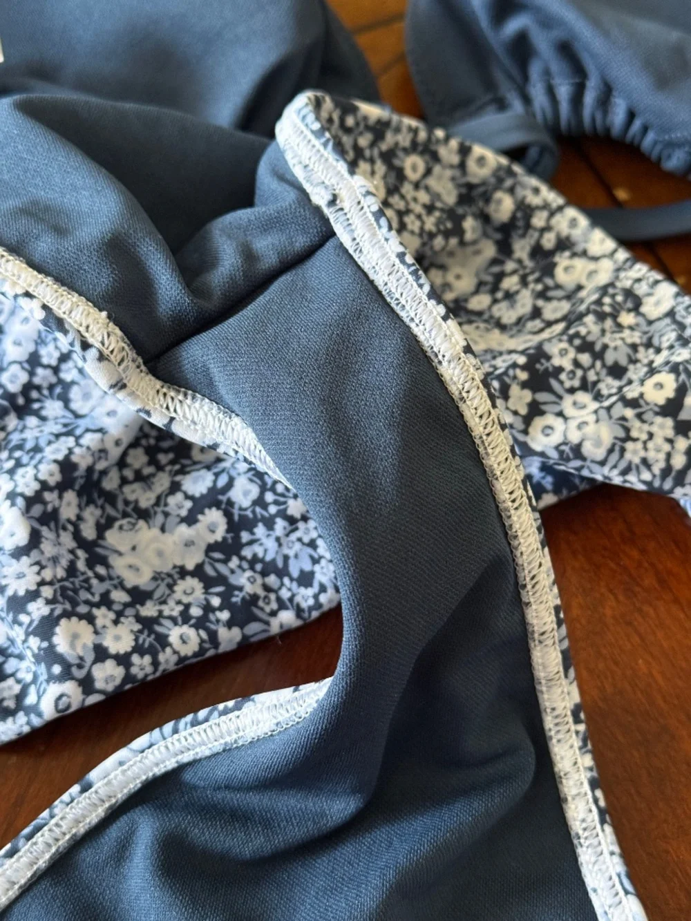 NWOT Hollister Bikini Set, L, Navy, Crochet & Beads - Picture 4 of 4